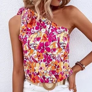 NEW Fun Floral Print Top